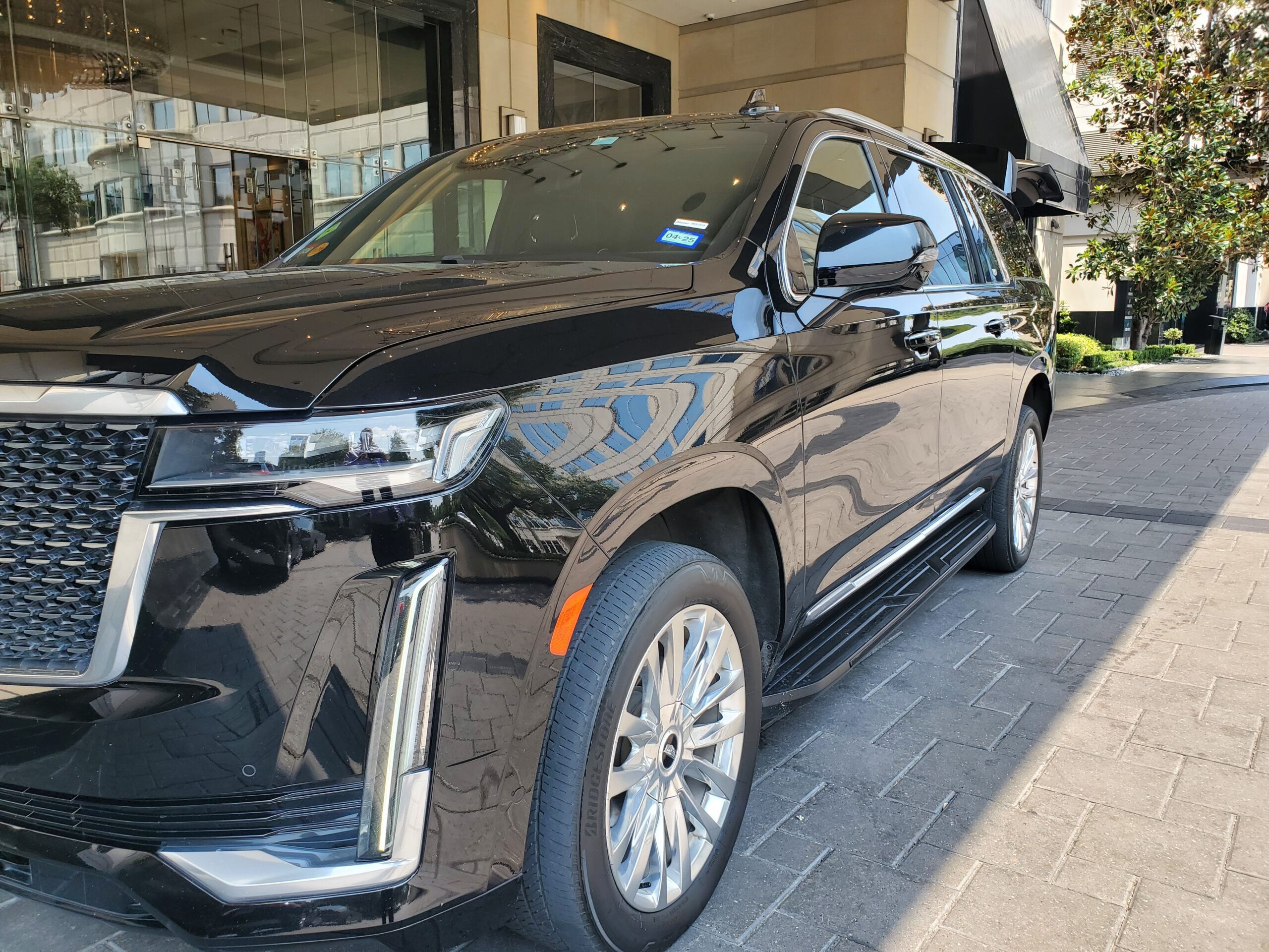 The Ultimate in Comfort: The Benefits of a Cadillac Escalade Car Service 1 20240809 115311 scaled